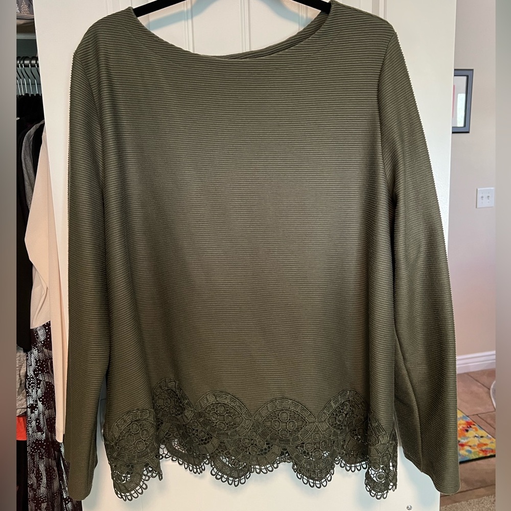Like new Loft top